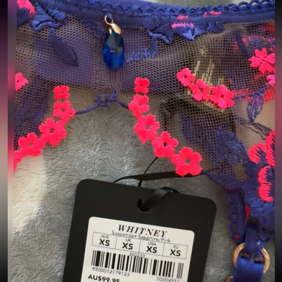 WHITNEY PINK SAPPHIRE
SUSPENDER - Picture 15 of 15